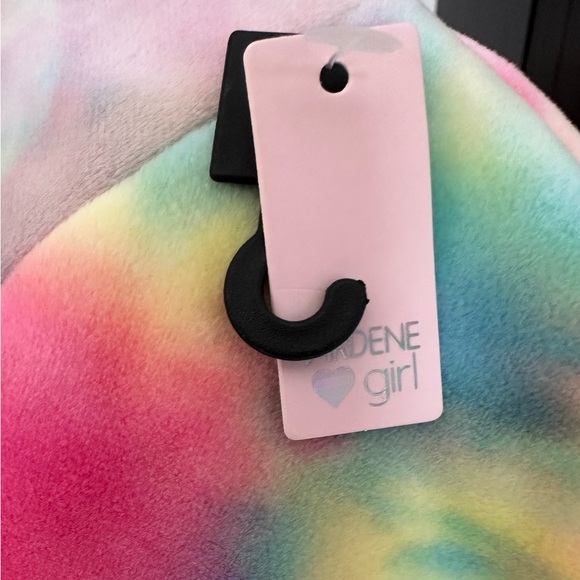 🛍️3/$15 - NWT Girls Plush Fuzzy winter hat - Picture 4 of 5